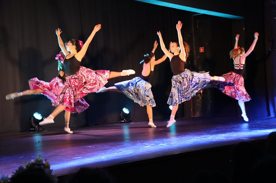 Válega: Encontro de dança reúne duas centenas de bailarinos