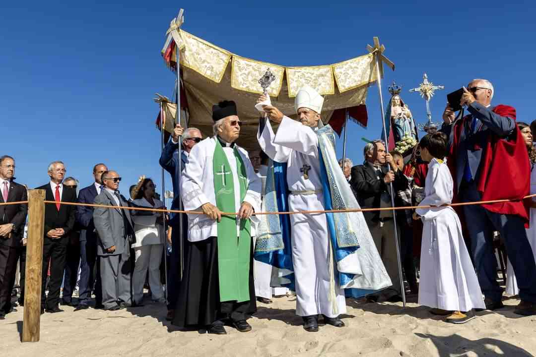 Multidão assistiu à Benção do Mar na praia de Cortegaça