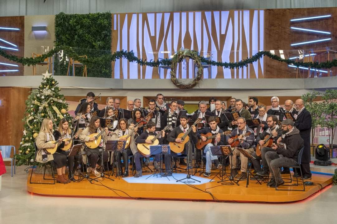 Troupe da ADO levou Alegria à Praça (c/ vídeo)