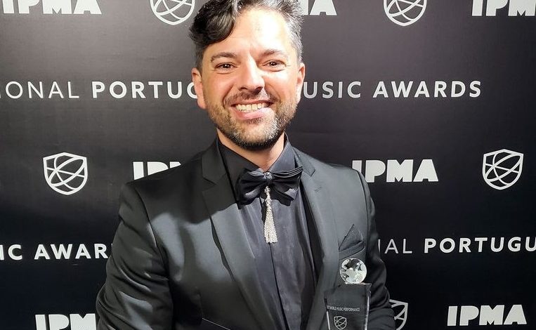 Hélder Bruno vence categoria “Melhor Performance Música do Mundo”