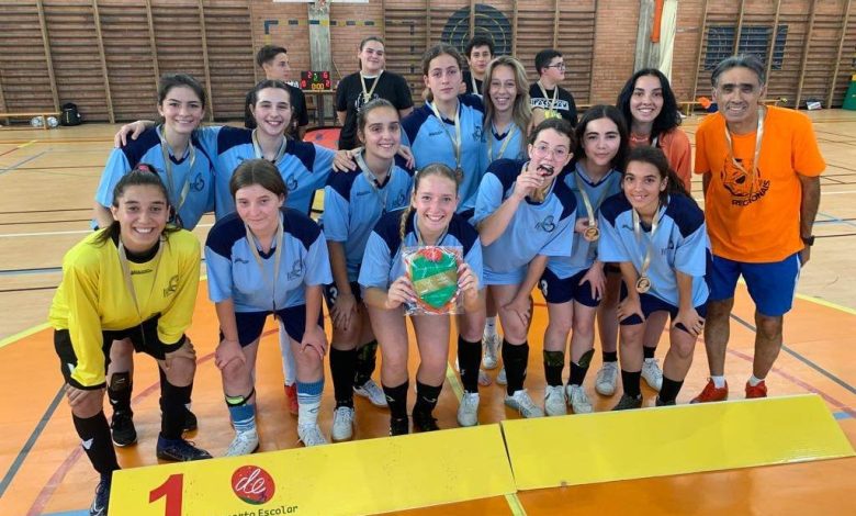 Elas são bicampeãs regionais de futsal escolar