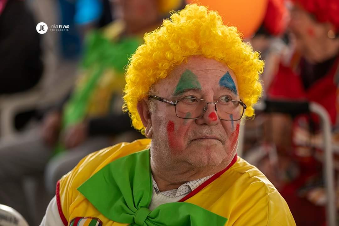 A brincar (ao Carnaval) é que a gente se entende