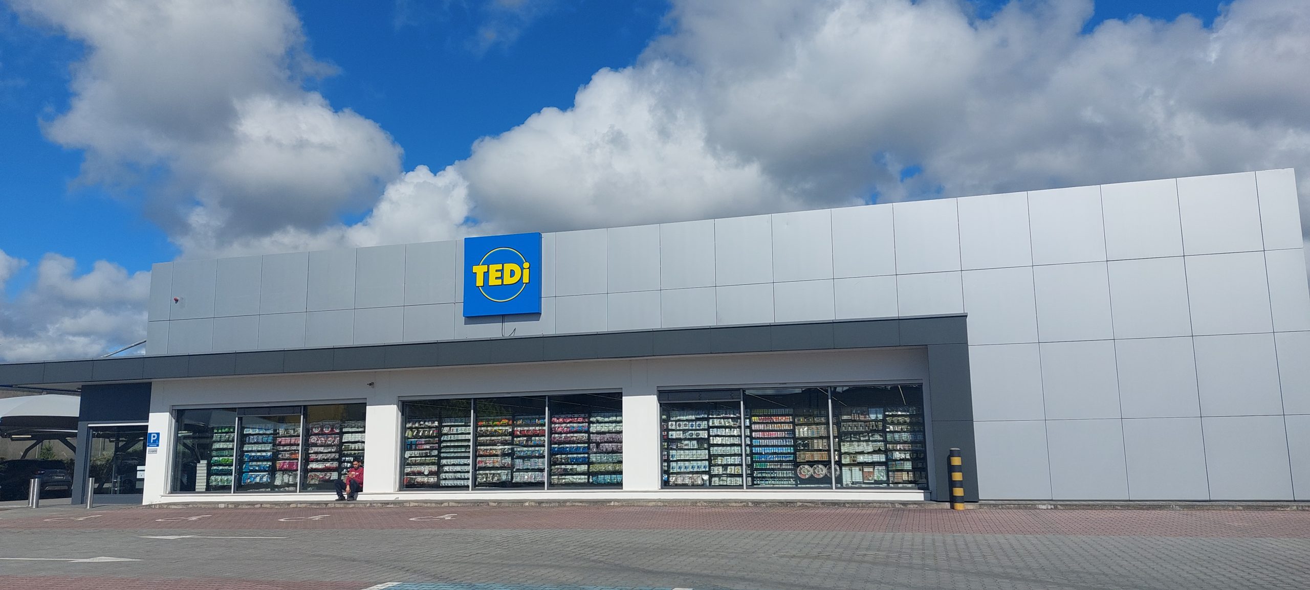 Marca alemã TEDI abriu na antiga loja do Lidl