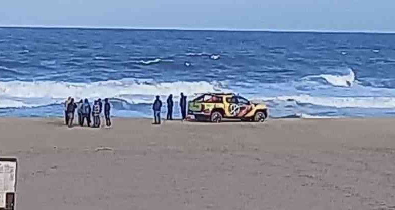 Embarcação deu à costa na praia da Torreira