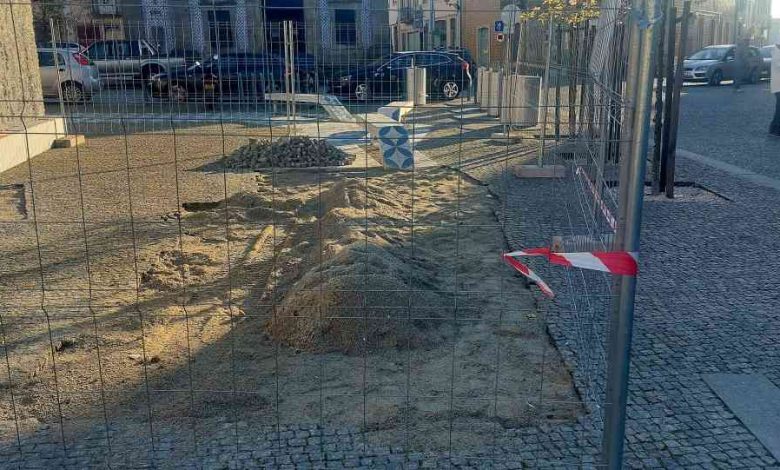 Manutenção encolhe “Tapete de Azulejo” na Praça da República