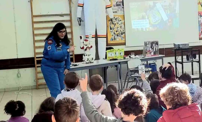 Vinda de Marte, astronauta Ana Pires “aterrou” na EB da Habitovar