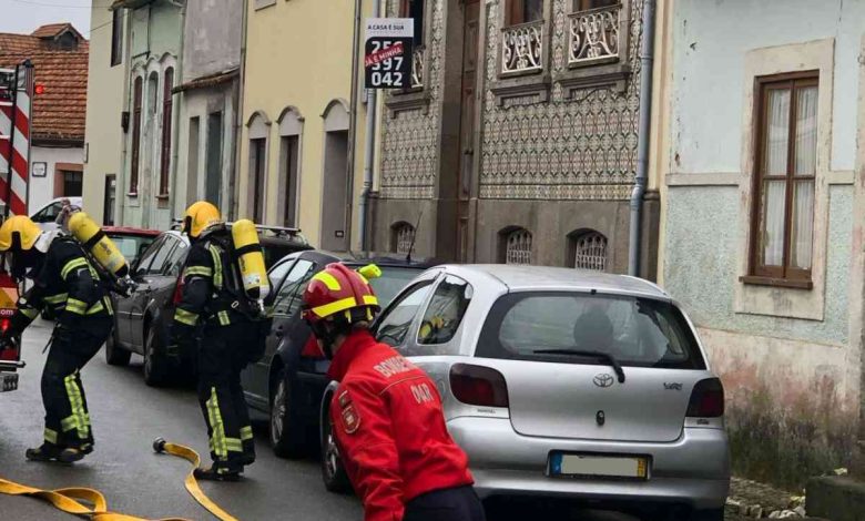 Fogo “reacende” em casa que já tinha ardido em 2023