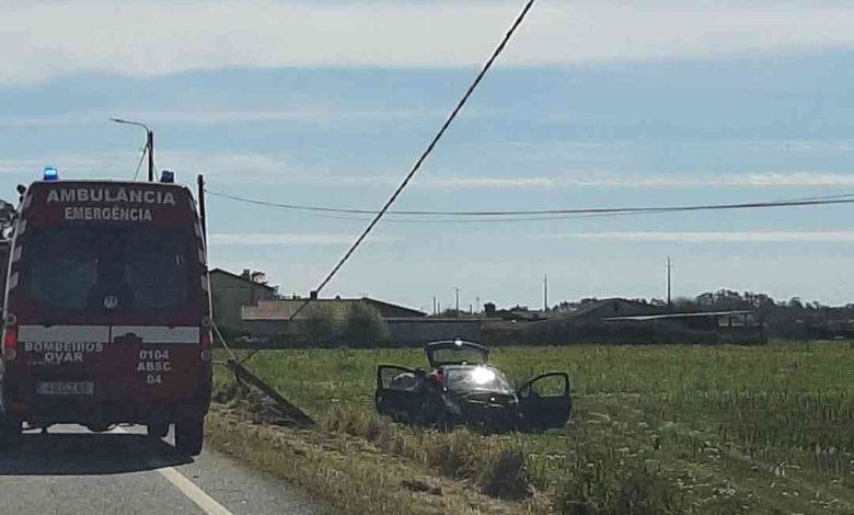 Ligeiro despista-se na EN327 nas Quintas do Norte