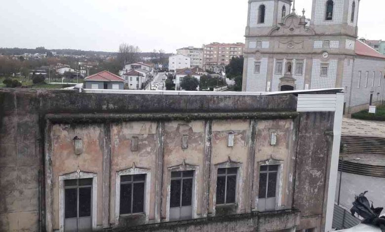 Cine-Teatro ficou (quase) sem cobertura